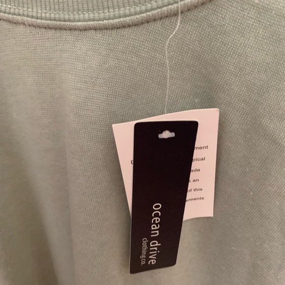 NWT OPEN-BACK SWEATER ✨ - Picture 4 of 8